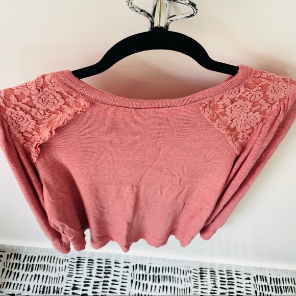 Knox Rose size L lace shoulder detail - Picture 7 of 12